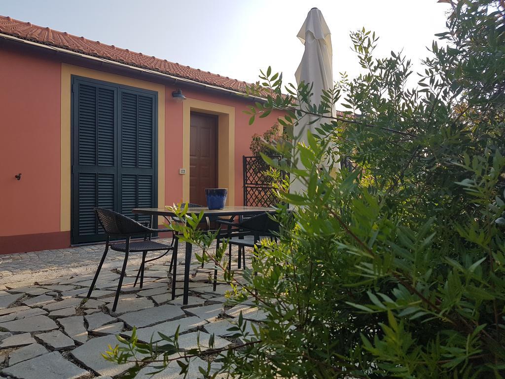 Villa Caterina อิมเปรีอา ภายนอก รูปภาพ